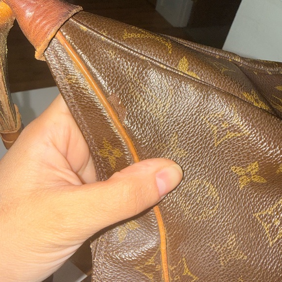 Louis Vuitton Monogram Canvas Boulogne Shoulder Bag - Picture 5 of 13